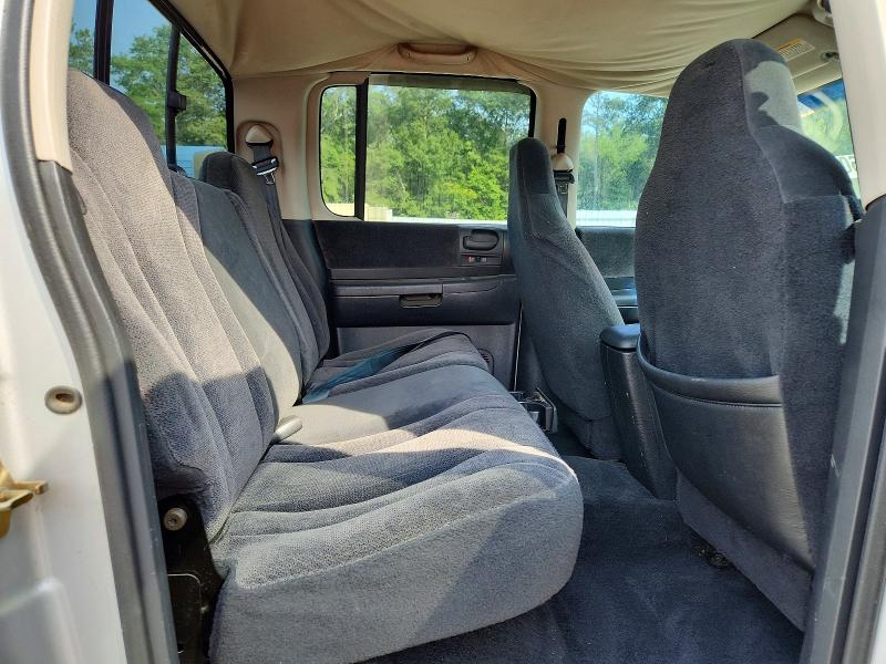 58684606 :رقم المزاد ، 1D7HL48NX4S579337 vin ، 2004 Dodge Dakota مزاد بيع