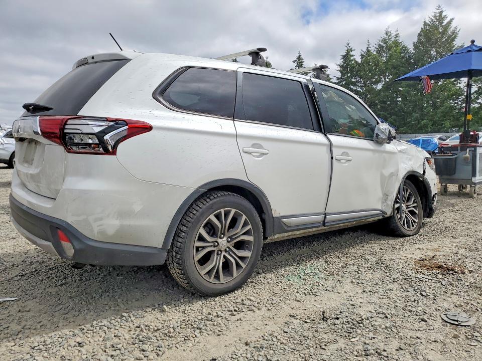 2016 Mitsubishi Outlander მანქანა იყიდება აუქციონზე, vin: JA4AD2A3XGZ000133, აუქციონის ნომერი: 57588826