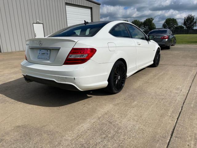 2014 Mercedes-benz C მანქანა იყიდება აუქციონზე, vin: WDDGJ4HB1EG211172, აუქციონის ნომერი: 57657156