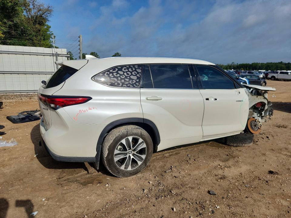 57850796 :رقم المزاد ، 5TDGARAH2MS006776 vin ، 2021 Toyota Highlander مزاد بيع