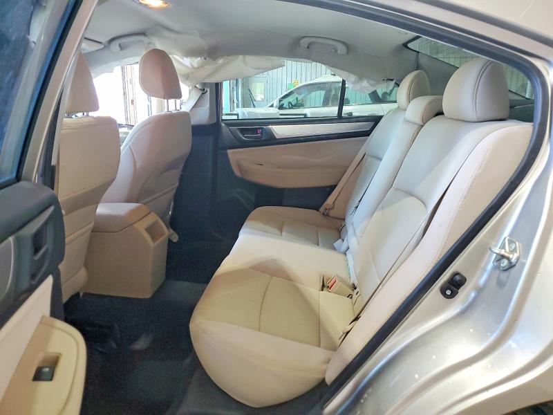 55688526 :رقم المزاد ، 4S3BNAA69F3061146 vin ، 2015 Subaru Legacy مزاد بيع