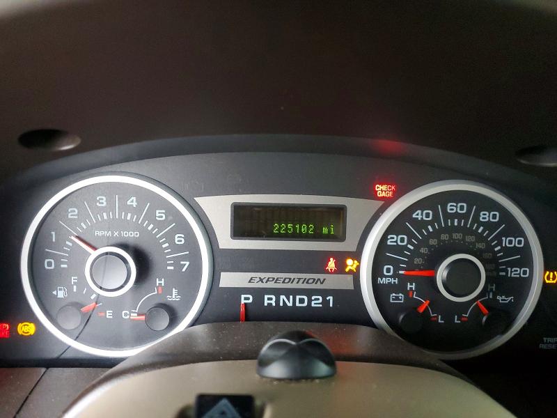 2005 Ford Expedition მანქანა იყიდება აუქციონზე, vin: 1FMFU17585LA97617, აუქციონის ნომერი: 56585756