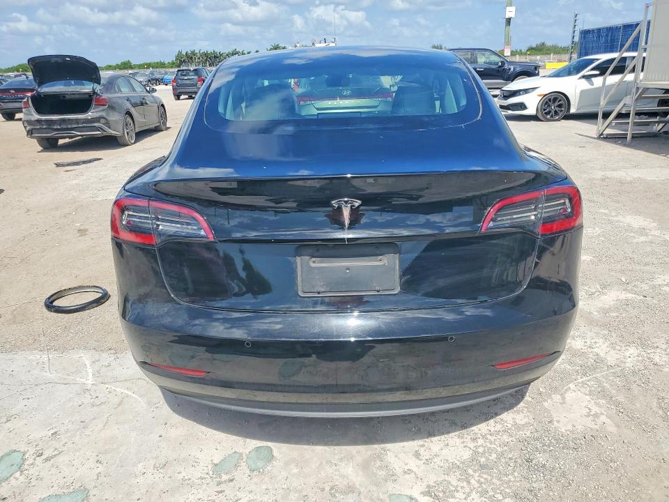 2022 Tesla Model 3 მანქანა იყიდება აუქციონზე, vin: 5YJ3E1EA3NF371717, აუქციონის ნომერი: 57217456