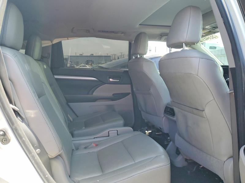 Продажа на аукционе авто 2017 Toyota Highlander, vin: 5TDJZRFH5HS514222, номер лота: 55648956