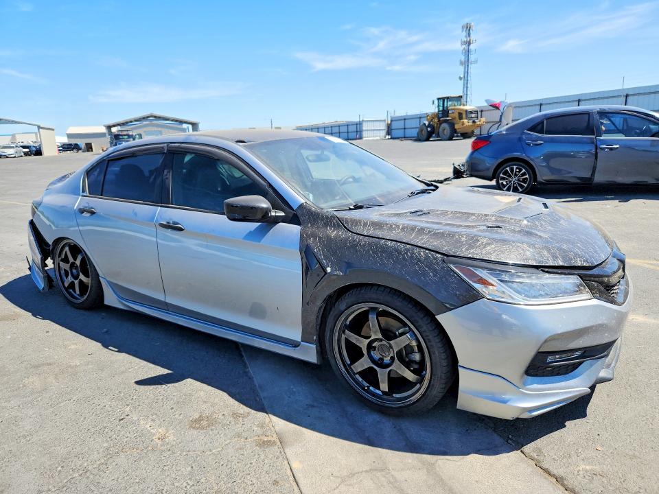 56720386 :رقم المزاد ، 1HGCR2F5XHA030244 vin ، 2017 Honda Accord مزاد بيع
