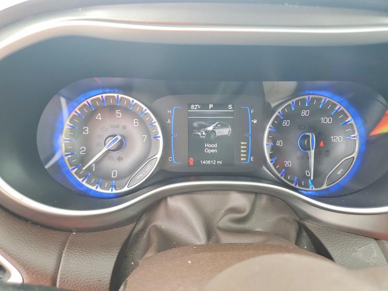 57682486 :رقم المزاد ، 2C4RC1BGXHR613792 vin ، 2017 Chrysler Pacifica مزاد بيع