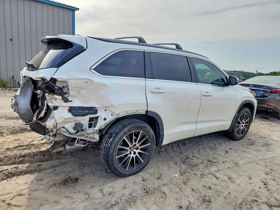 Продаж на аукціоні авто 2017 Toyota Highlander, vin: 5TDJZRFH3HS457258, номер лоту: 55929546
