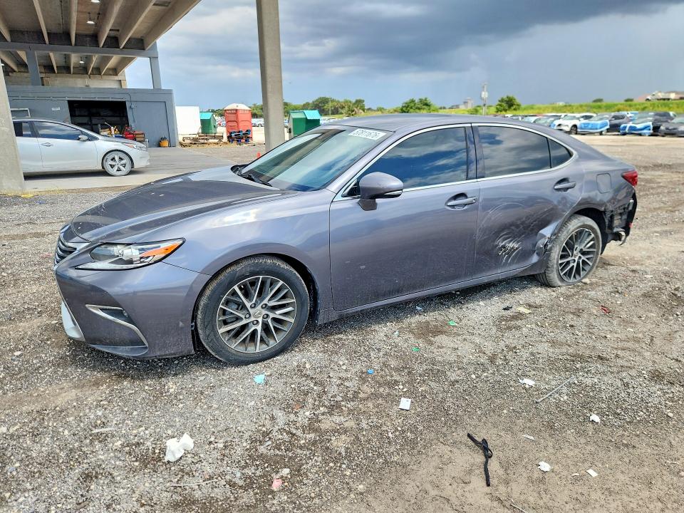 57811676 :رقم المزاد ، 58ABK1GG4HU050288 vin ، 2017 Lexus Es مزاد بيع