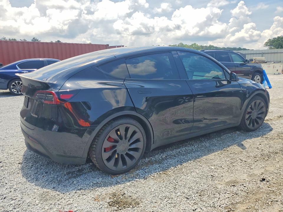 56511026 :رقم المزاد ، 7SAYGDEF2PF764305 vin ، 2023 Tesla Model Y مزاد بيع