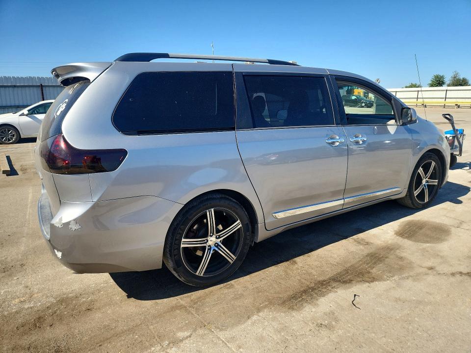 Продажа на аукционе авто 2011 Toyota Sienna, vin: 5TDKK3DC6BS072863, номер лота: 57311736