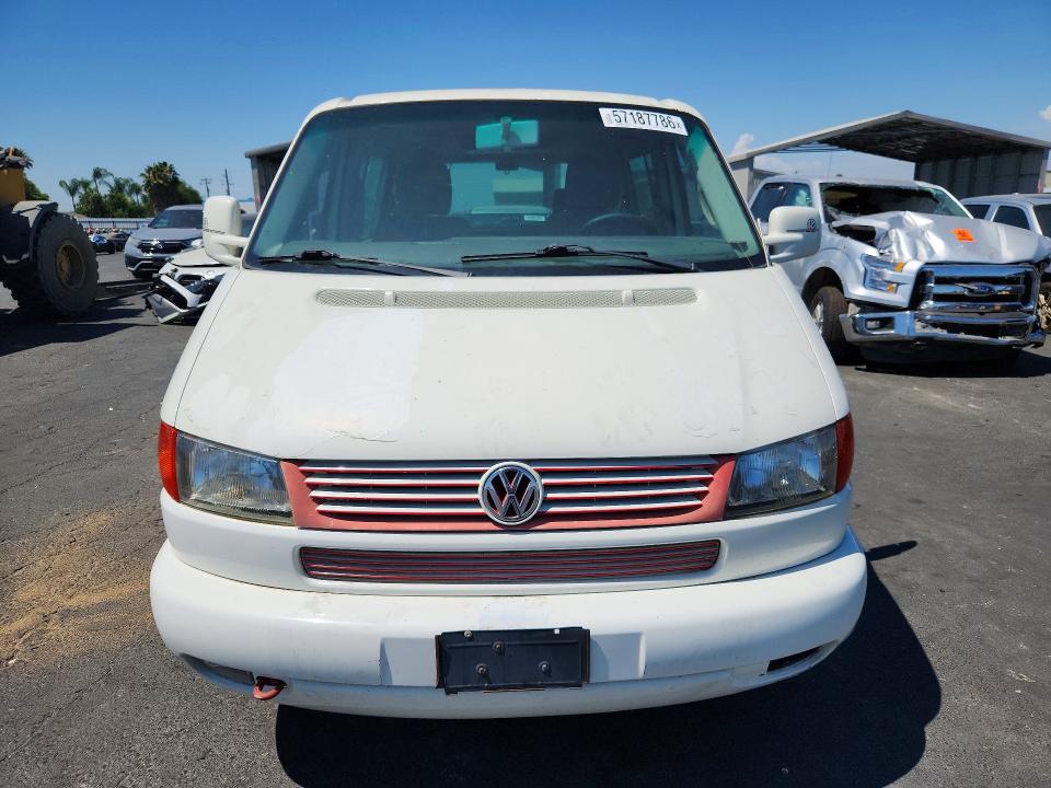 57187786 :رقم المزاد ، WV2KB47082H066379 vin ، 2002 Volkswagen Eurovan مزاد بيع