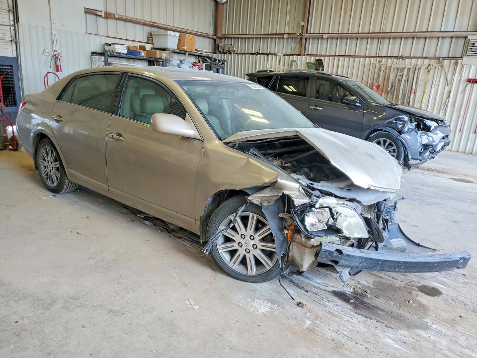 56545046 :رقم المزاد ، 4T1BK36B45U024021 vin ، 2005 Toyota Avalon مزاد بيع