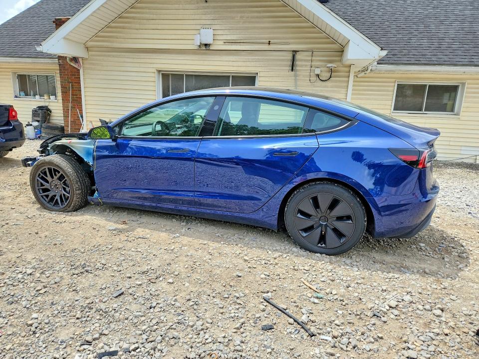 Продажа на аукционе авто 2025 Tesla Model 3 Awd W/long R, vin: 5YJ3E1EB5SF951572, номер лота: 57367376