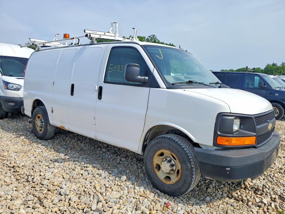 58499146 :رقم المزاد ، 1GCWGFCFXF1167607 vin ، 2015 Chevrolet Express G2500 مزاد بيع