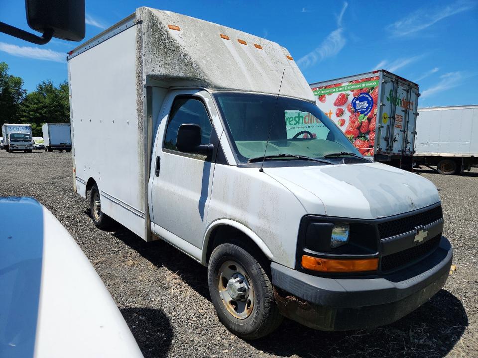 56851326 :رقم المزاد ، 1GBHG31K481105294 vin ، 2008 Chevrolet Express مزاد بيع