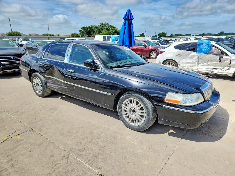 Продаж на аукціоні авто 2006 Lincoln Town Car, vin: 1LNHM83V36Y647334, номер лоту: 56809926