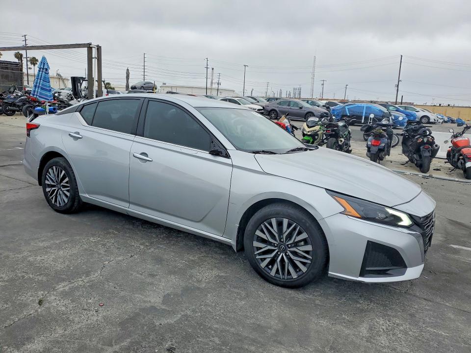 Продажа на аукционе авто 2023 Nissan Altima, vin: 1N4BL4DV3PN381696, номер лота: 55470146