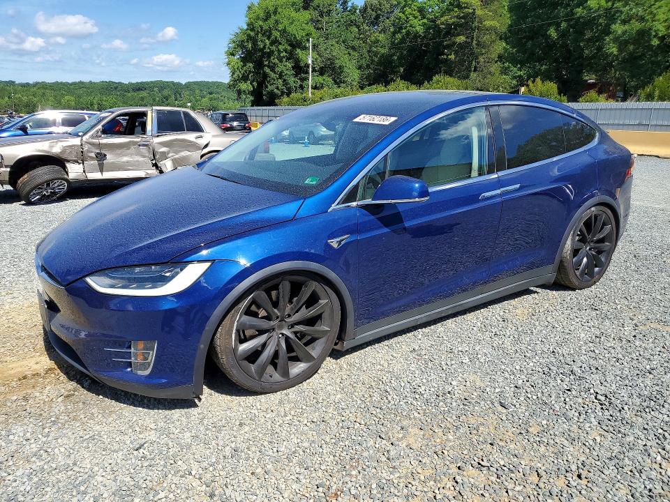 Продаж на аукціоні авто 2018 Tesla Model X, vin: 5YJXCBE27JF136057, номер лоту: 57162186