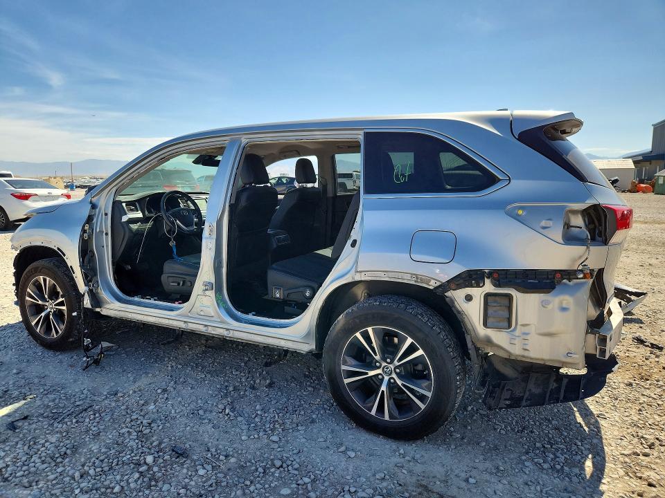 2018 Toyota Highlander მანქანა იყიდება აუქციონზე, vin: 5TDBZRFH1JS906110, აუქციონის ნომერი: 57949116