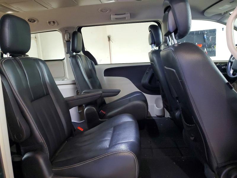 58889516 :رقم المزاد ، 2C4RC1BG8GR268244 vin ، 2016 Chrysler Town & Country مزاد بيع