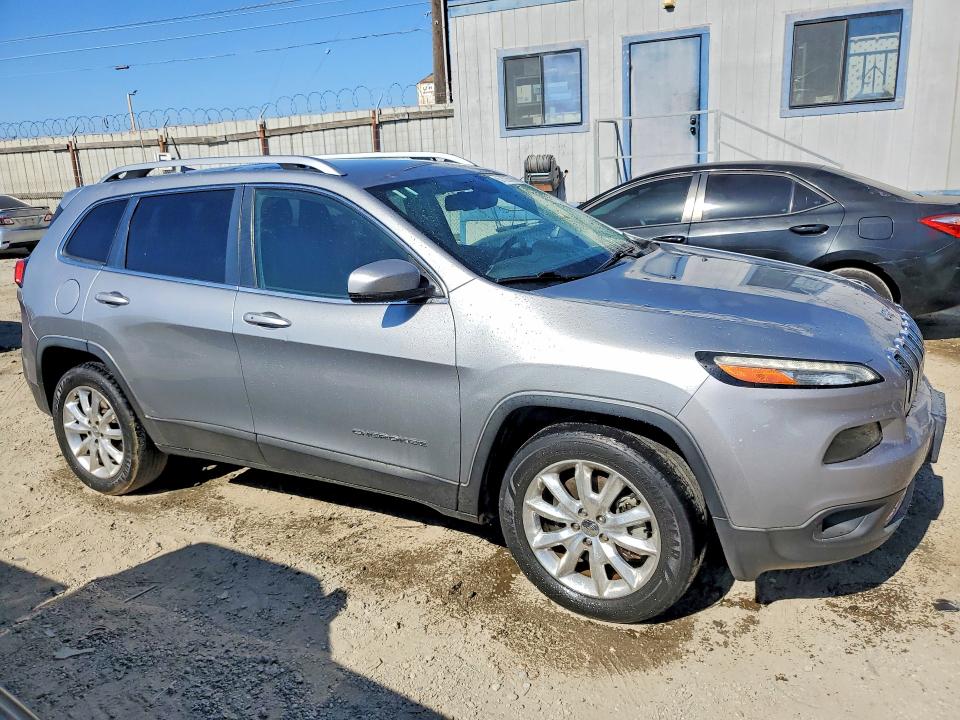 57026786 :رقم المزاد ، 1C4PJMDBXGW326071 vin ، 2016 Jeep Cherokee مزاد بيع