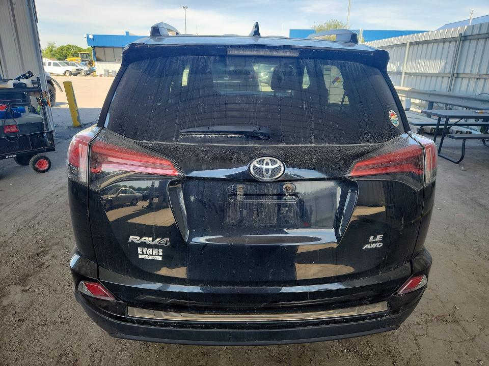 55868466 :رقم المزاد ، 2T3BFREV7JW769902 vin ، 2018 Toyota Rav4 مزاد بيع