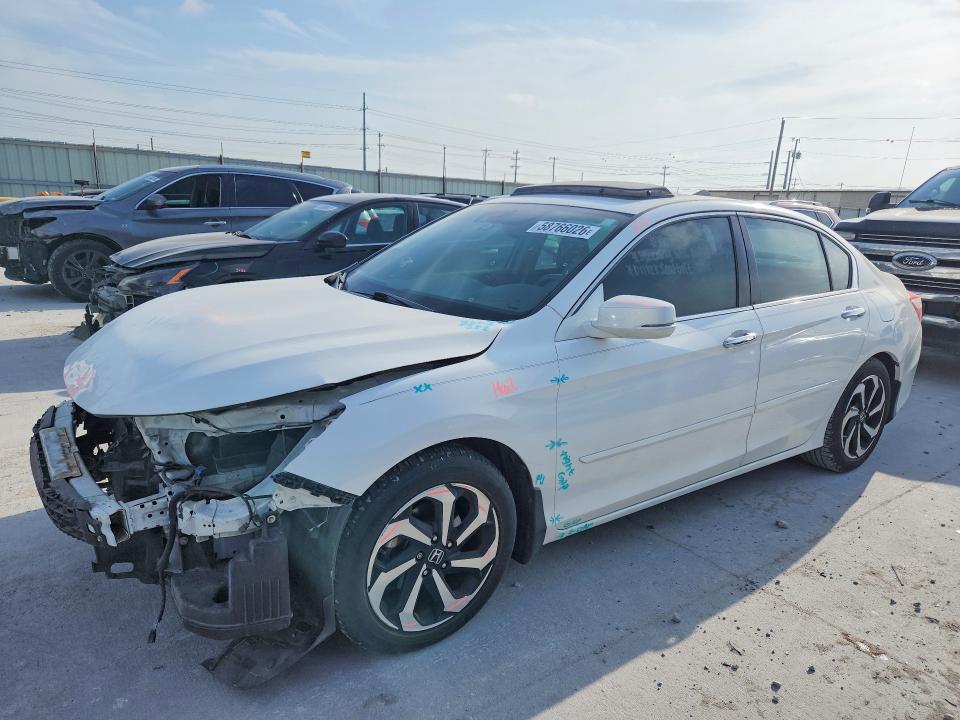 Продажа на аукционе авто 2016 Honda Accord, vin: 1HGCR3F01GA012577, номер лота: 58766026