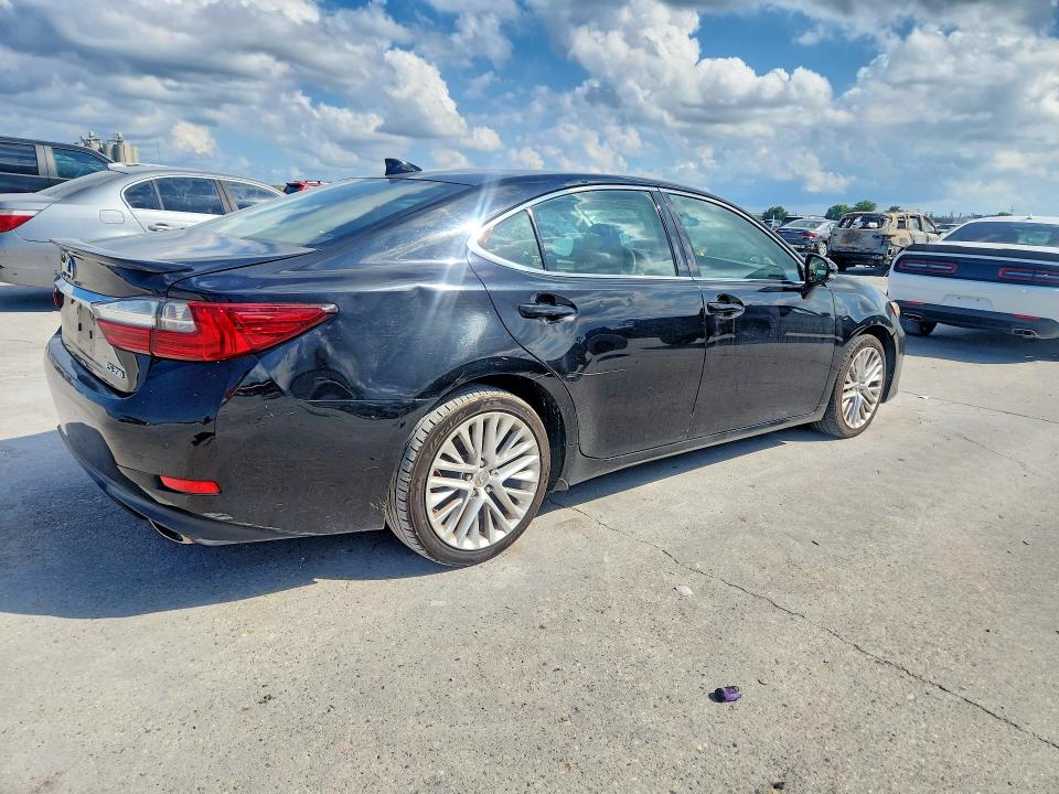 57027406 :رقم المزاد ، 58ABK1GG1GU010457 vin ، 2016 Lexus Es مزاد بيع