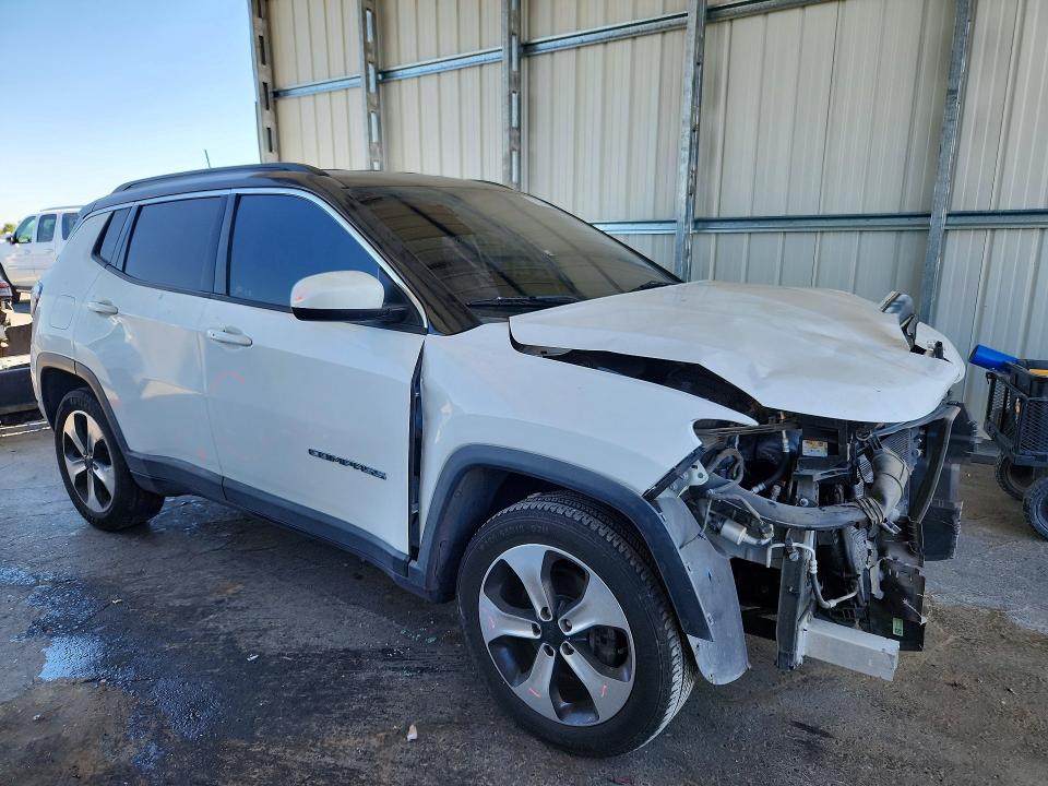 55634546 :رقم المزاد ، 3C4NJDBB3JT195427 vin ، 2018 Jeep Compass مزاد بيع