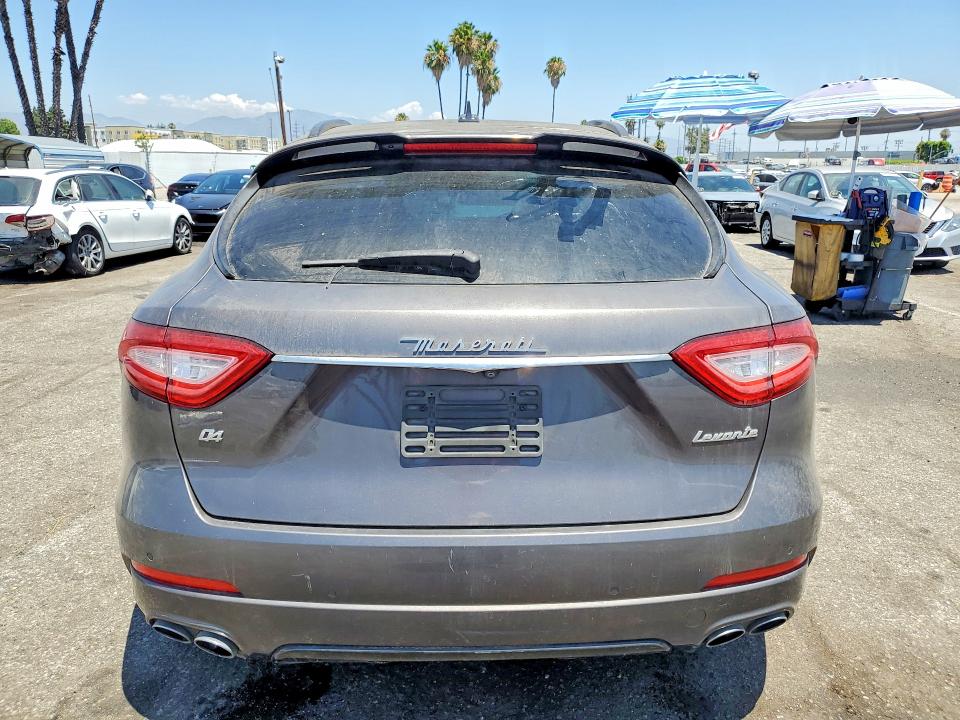 55964816 :رقم المزاد ، ZN661XUS4JX302510 vin ، 2018 Maserati Levante مزاد بيع
