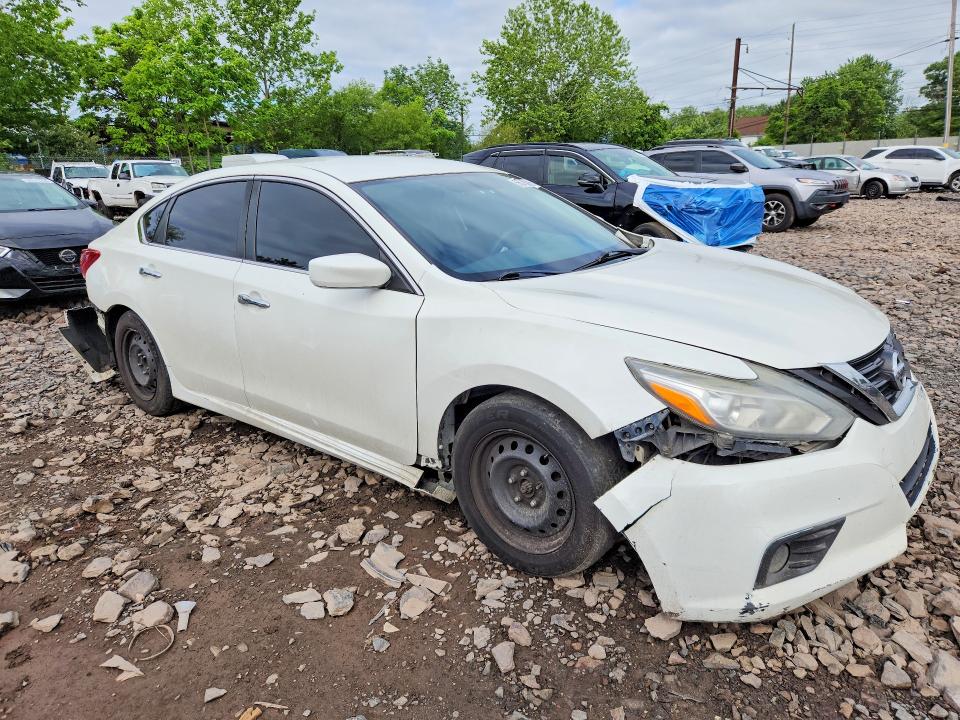 56313386 :رقم المزاد ، 1N4AL3AP9JC105876 vin ، 2018 Nissan Altima مزاد بيع