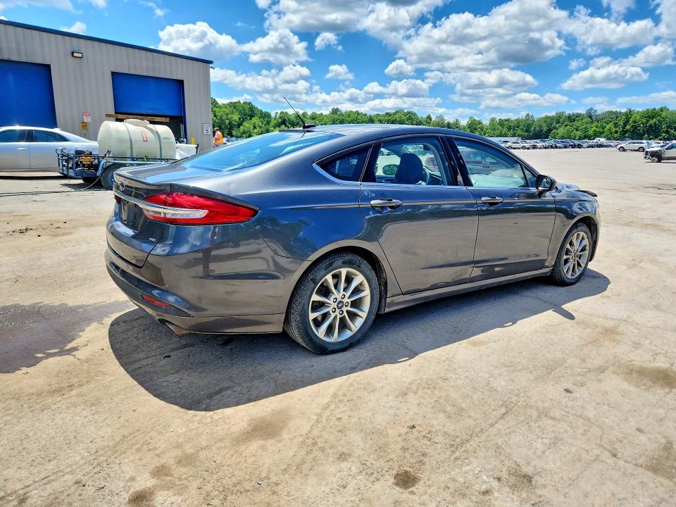 58408206 :رقم المزاد ، 3FA6P0H76HR200048 vin ، 2017 Ford Fusion مزاد بيع