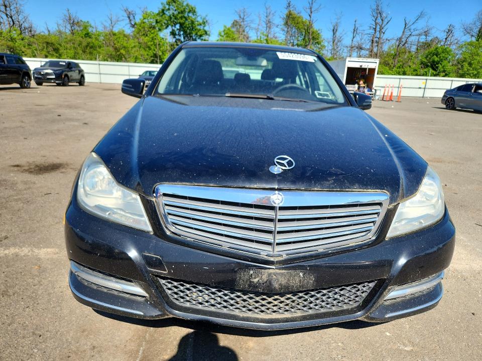 55423096 :رقم المزاد ، WDDGF4HB5DR273078 vin ، 2013 Mercedes-benz C مزاد بيع