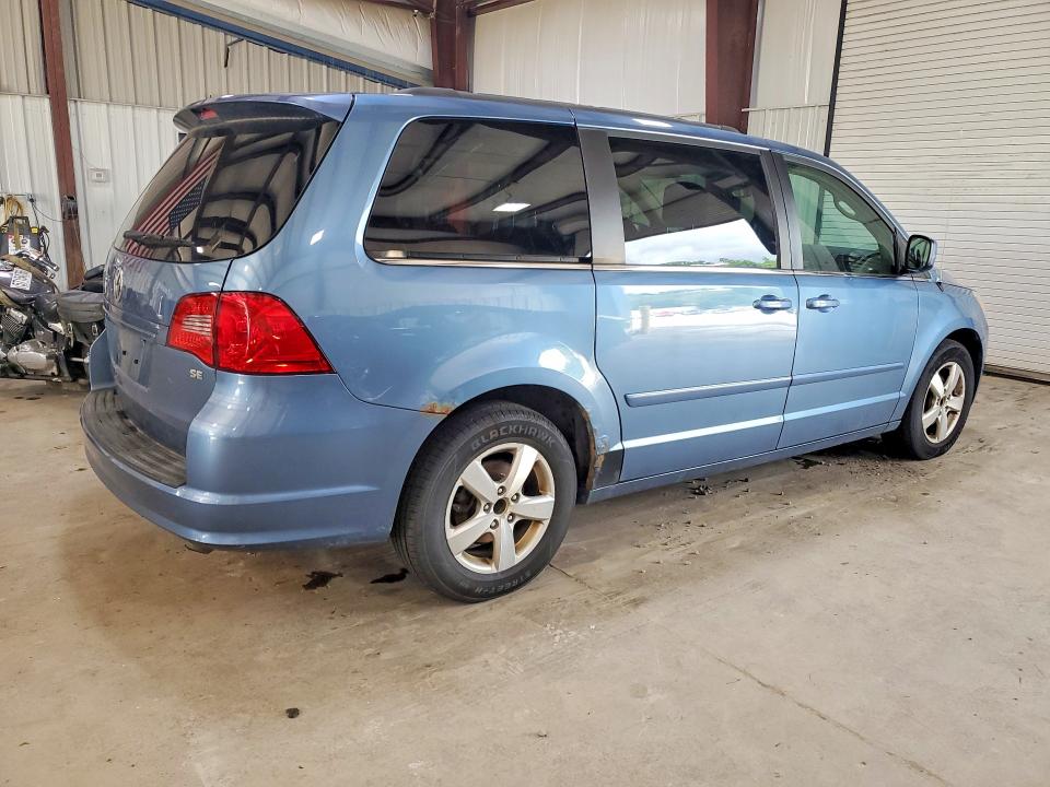 56837706 :رقم المزاد ، 2V4RW3DG2BR738797 vin ، 2011 Volkswagen Routan مزاد بيع