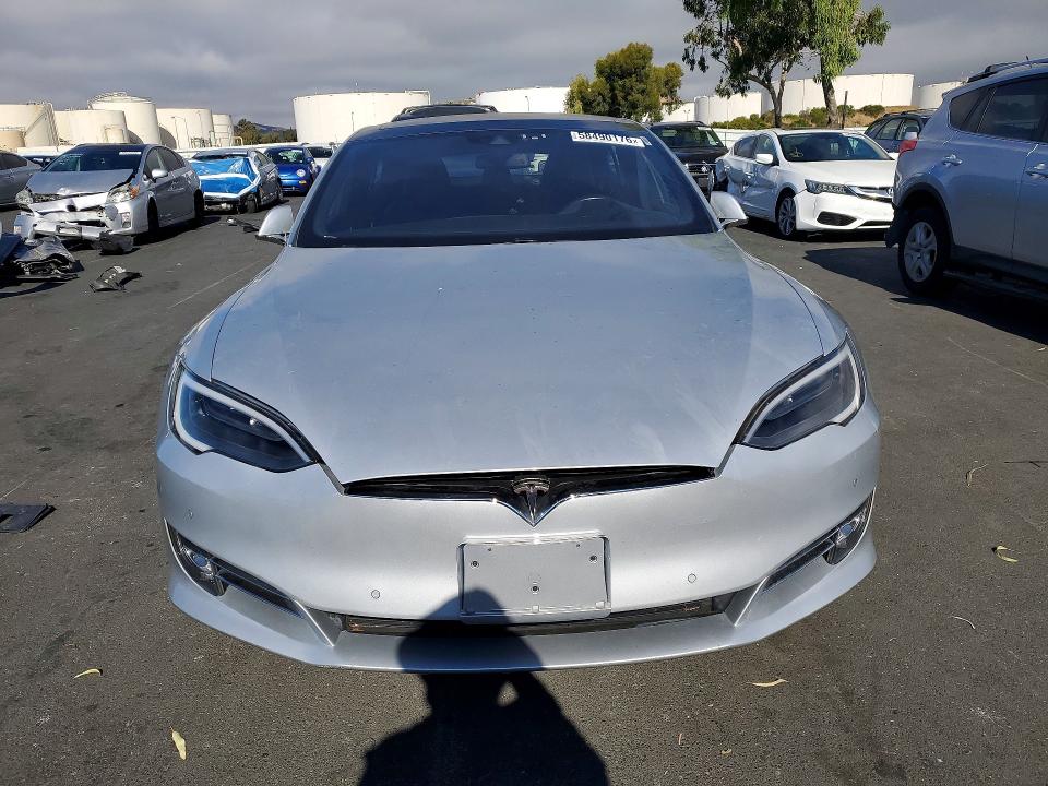 58490176 :رقم المزاد ، 5YJSA1E19GF155686 vin ، 2016 Tesla Model S مزاد بيع