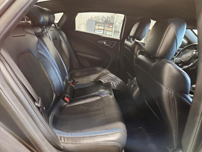 55838626 :رقم المزاد ، 1C3CCCBG6FN605138 vin ، 2015 Chrysler 200 مزاد بيع