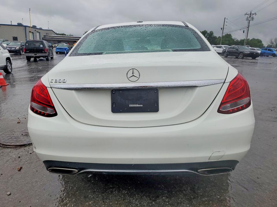 55727306 :رقم المزاد ، 55SWF4JB6GU104485 vin ، 2016 Mercedes-benz C مزاد بيع