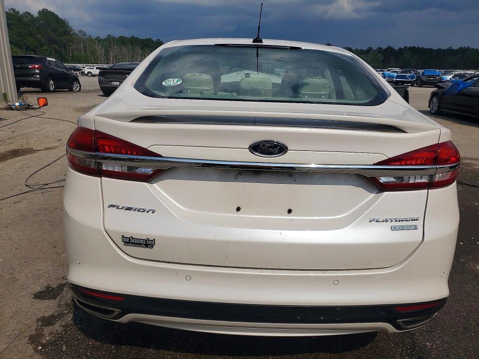 56174246 :رقم المزاد ، 3FA6P0K99JR113261 vin ، 2018 Ford Fusion مزاد بيع