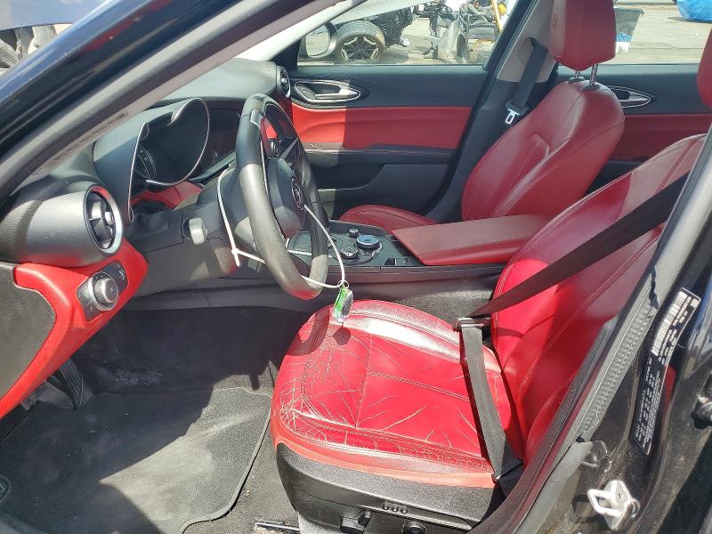 56109466 :رقم المزاد ، ZARFAEBN1H7556128 vin ، 2017 Alfa Romeo Giulia مزاد بيع