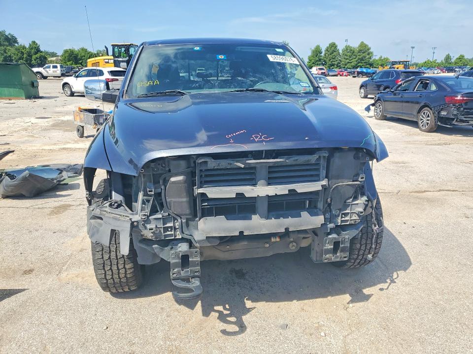 58596076 :رقم المزاد ، 1C6RR6LT9JS105493 vin ، 2018 Ram 1500 مزاد بيع
