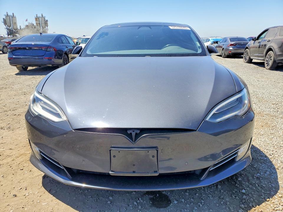 57510846 :رقم المزاد ، 5YJSA1E22JF265270 vin ، 2018 Tesla Model S مزاد بيع