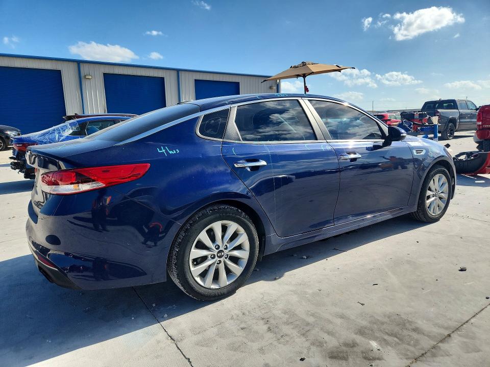 Продажа на аукционе авто 2017 Kia Optima, vin: 5XXGT4L35HG123404, номер лота: 56734596