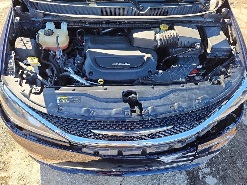 56777936 :رقم المزاد ، 2C4RC1EG8JR104141 vin ، 2018 Chrysler Pacifica مزاد بيع