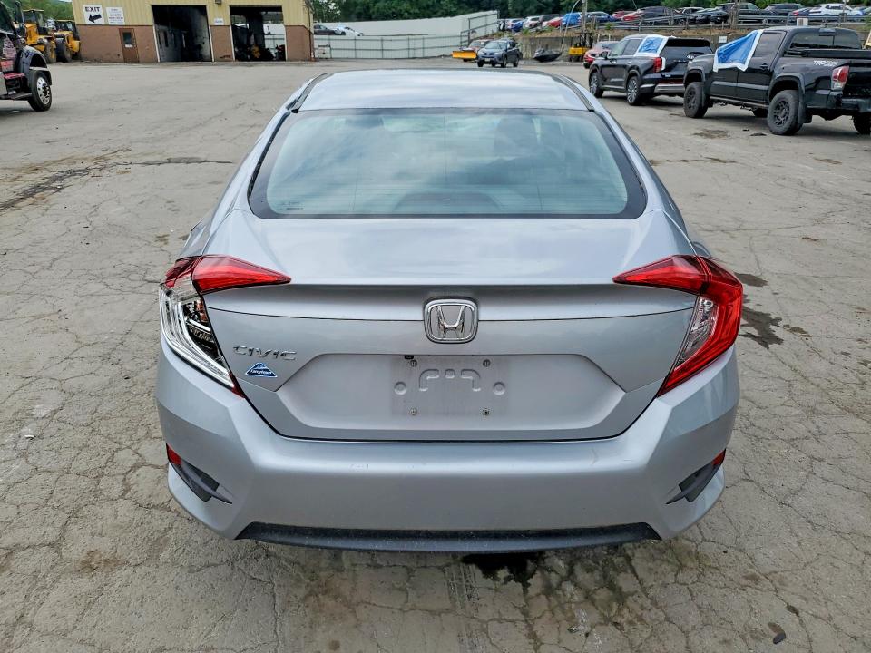 Продаж на аукціоні авто 2018 Honda Civic, vin: 2HGFC2F58JH551095, номер лоту: 57971586