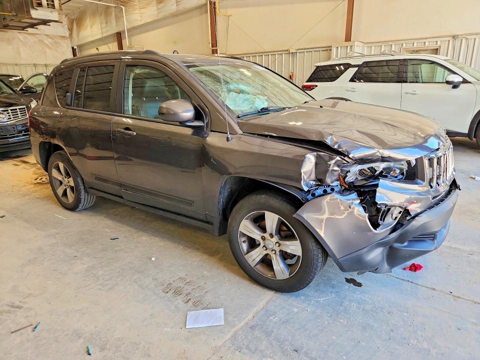 58211916 :رقم المزاد ، 1C4NJCEB3HD185258 vin ، 2017 Jeep Compass مزاد بيع
