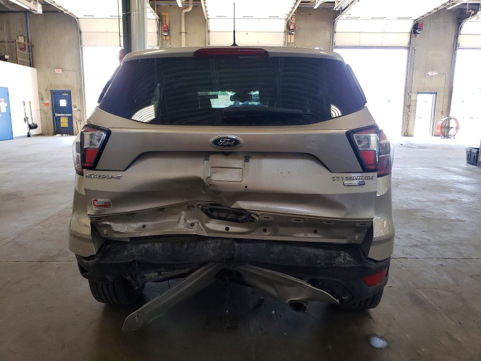 2017 Ford Escape მანქანა იყიდება აუქციონზე, vin: 1FMCU9J95HUE23840, აუქციონის ნომერი: 55834526
