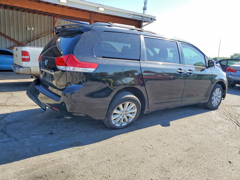 Продажа на аукционе авто 2013 Toyota Sienna, vin: 5TDDK3DC8DS069927, номер лота: 57544226