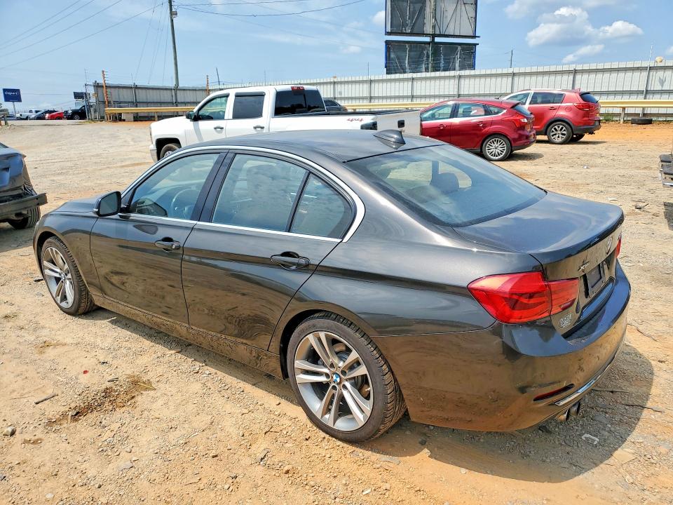 58816036 :رقم المزاد ، WBA8D9C52HK678023 vin ، 2017 Bmw 330 مزاد بيع