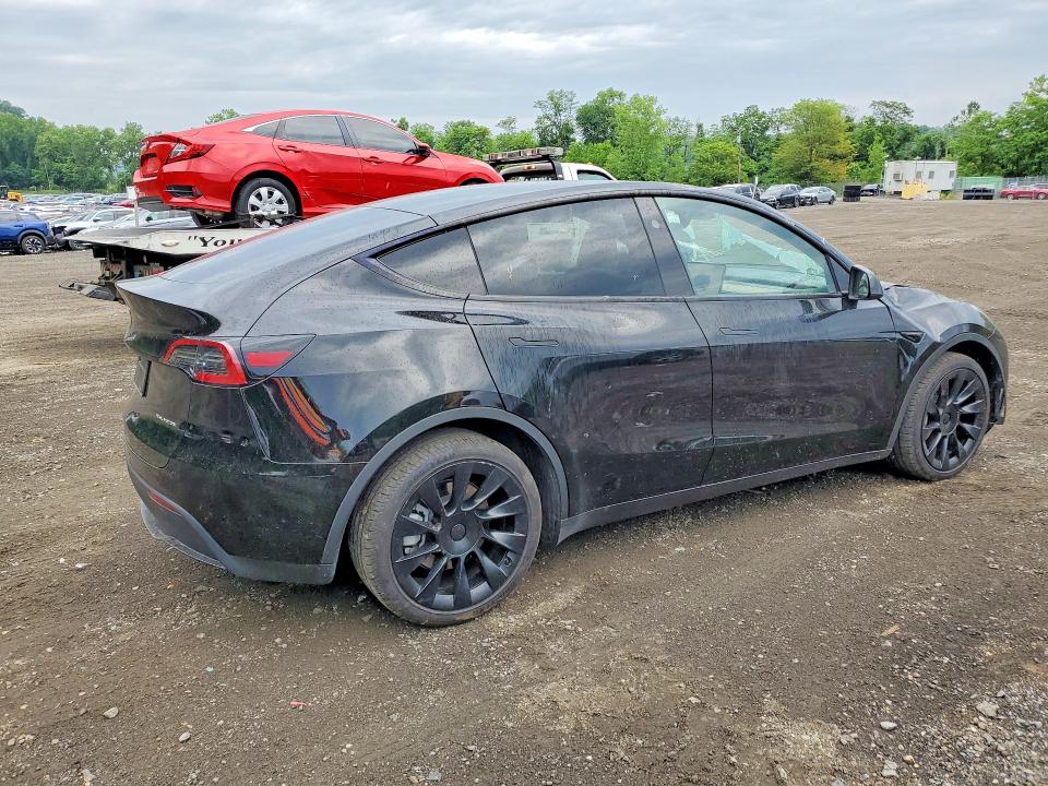 2024 Tesla Model Y მანქანა იყიდება აუქციონზე, vin: 7SAYGDEE7RA243958, აუქციონის ნომერი: 57931656