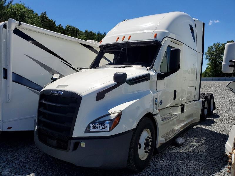 56677726 :رقم المزاد ، 3AKJHHDR8NSNT9120 vin ، 2022 Freightliner Cascadia 126 مزاد بيع